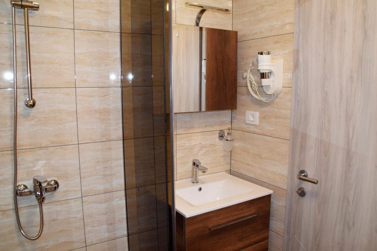 פיראן Apartments Ela מראה חיצוני תמונה